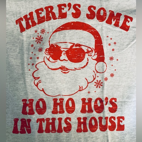 *NEW* Lt Gray There’s Some Ho Ho Ho’s In This House T-Shirt Size Small - Picture 3 of 4